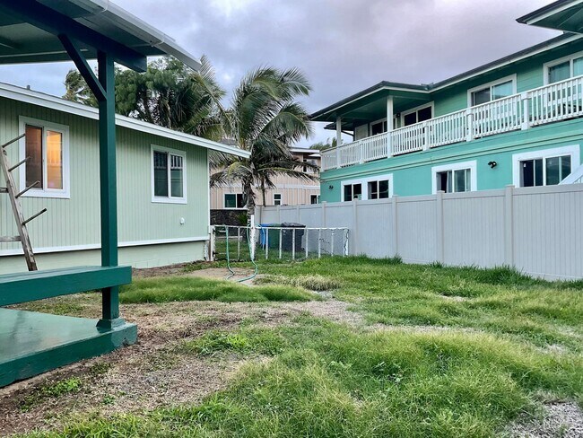 Building Photo - Beautiful, Bright & Airy Beach House--3Bed...