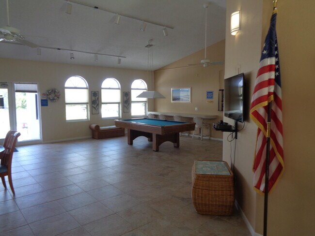 Building Photo - 2512 SE Anchorage Cove