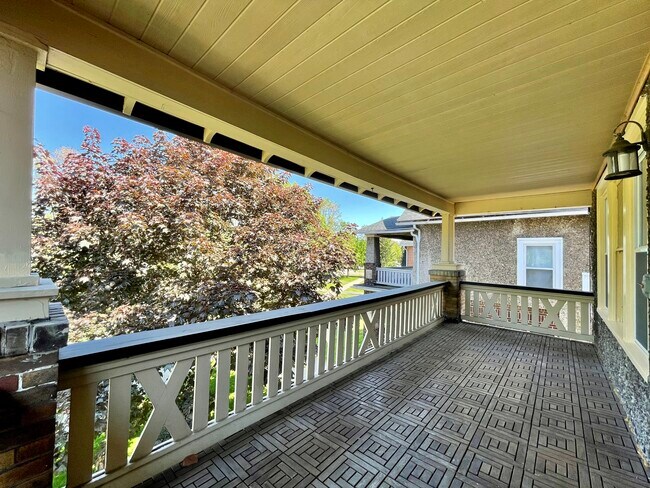 Building Photo - 786 McKinley Pkwy