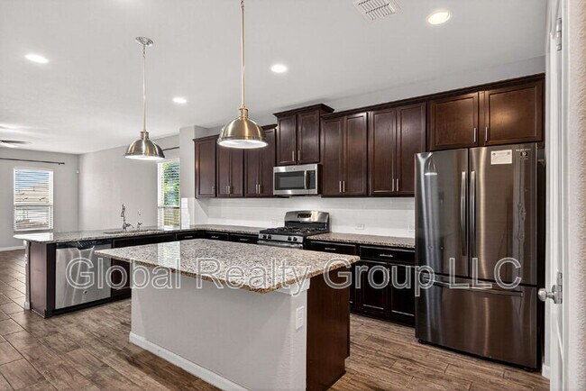 Building Photo - 10426 Rosalina Lp