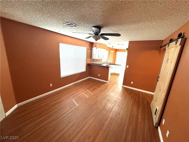 Building Photo - 10041 Dove Ridge Dr