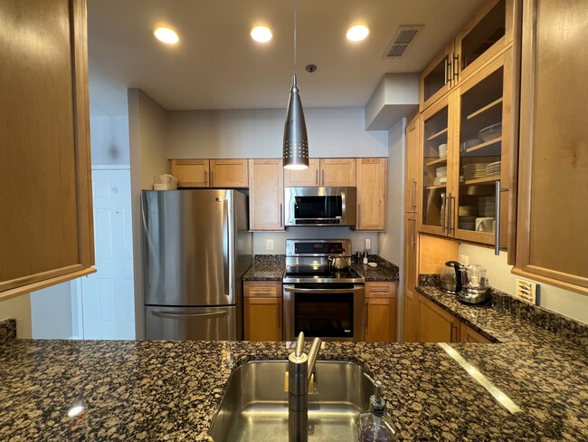 Building Photo - 1200 Braddock Pl