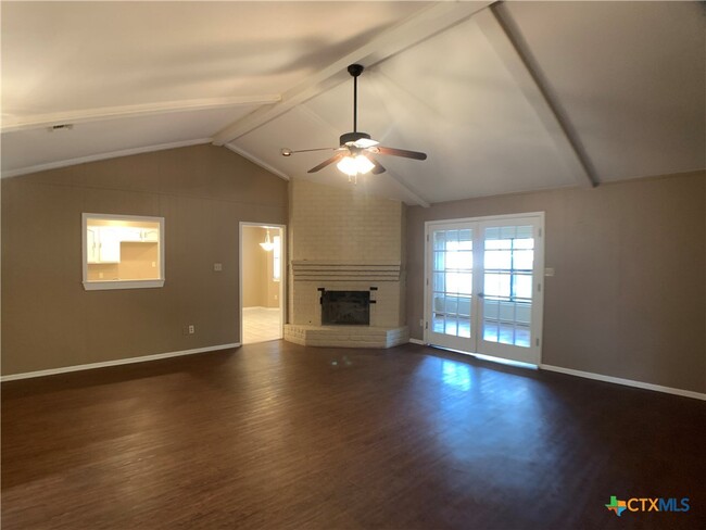 Building Photo - 826 Timber Dr
