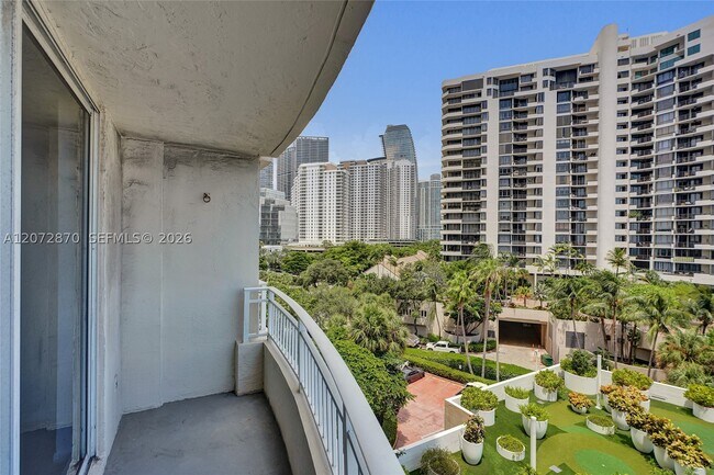 Building Photo - 770 Claughton Island Dr