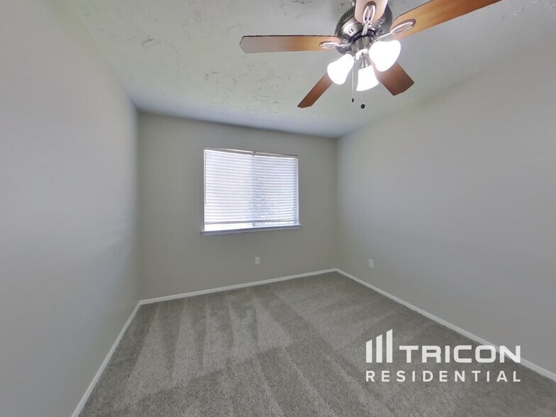 Building Photo - 3738 Xenophon Dr