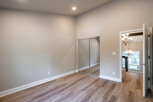 Building Photo - 12804 N Colony Dr