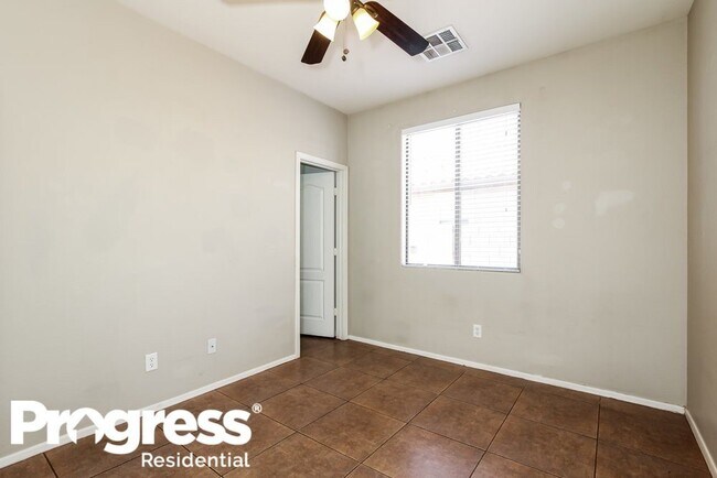 Building Photo - 15558 W Laurel Ln