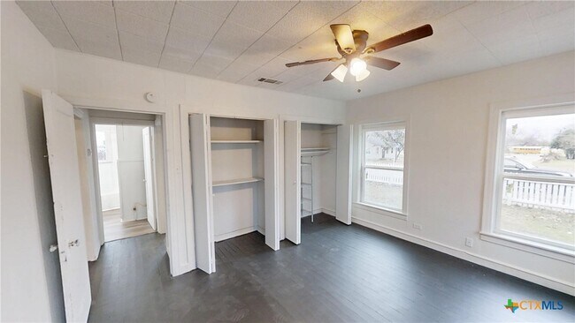 Building Photo - 1114 S 2nd St