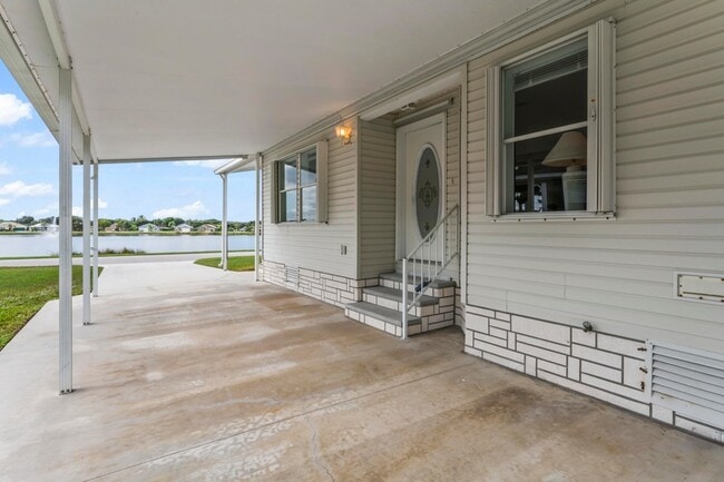 Building Photo - 8913 SW Chevy Cir