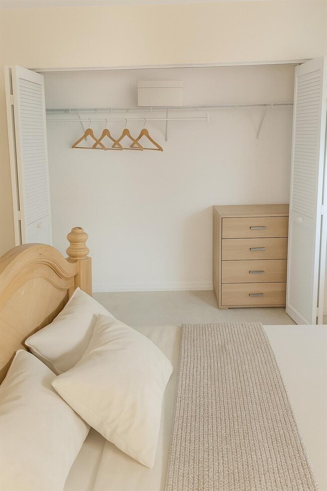 Building Photo - 400 NW 19th Terrace