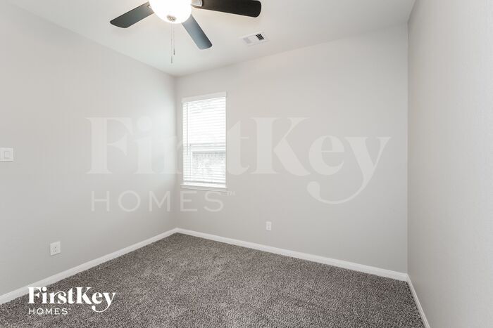 Building Photo - 21218 Opal Oak Dr