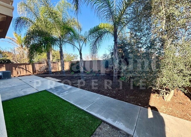 Building Photo - 1650 N Las Flores Dr