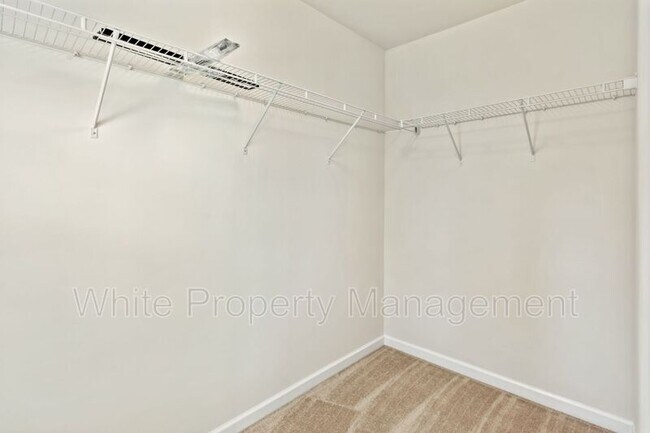 Building Photo - 5022 Mockernut Ln