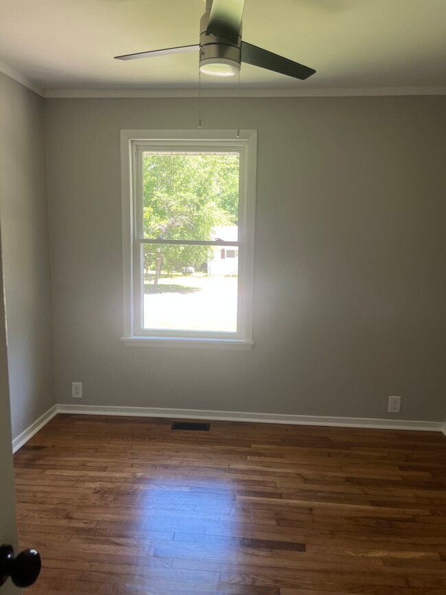 Building Photo - 206 D Carlton St