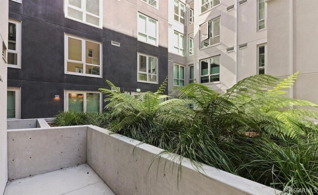 Building Photo - 1075 Market St