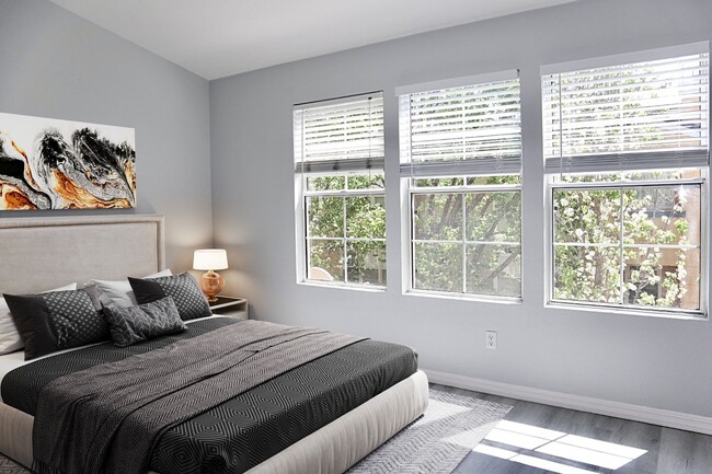 Building Photo - Remodeled 3-bedroom townhome in Fremont – ...