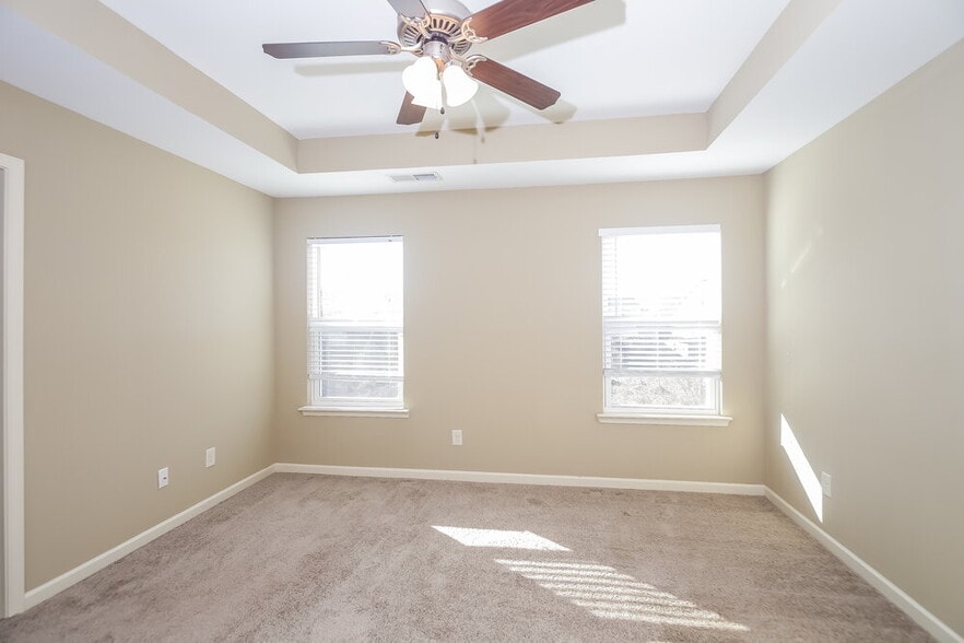 Building Photo - 457 Highland Falls Dr