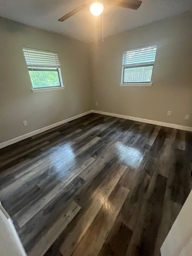 Building Photo - Freshly Renovated & Ideally Located -- You...