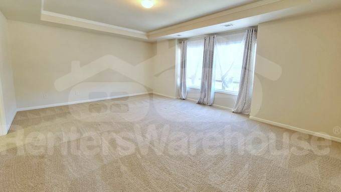 Building Photo - 10 Ontario Ct