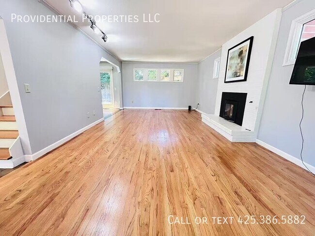 Building Photo - 3047 West LK Sammamish Pkwy NE