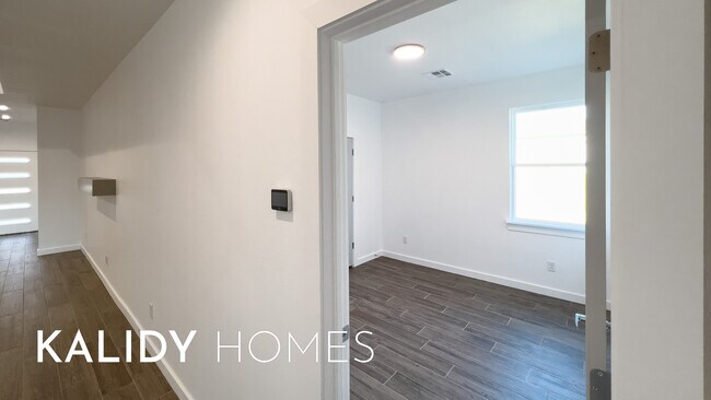 Building Photo - 17636 Salma Rd