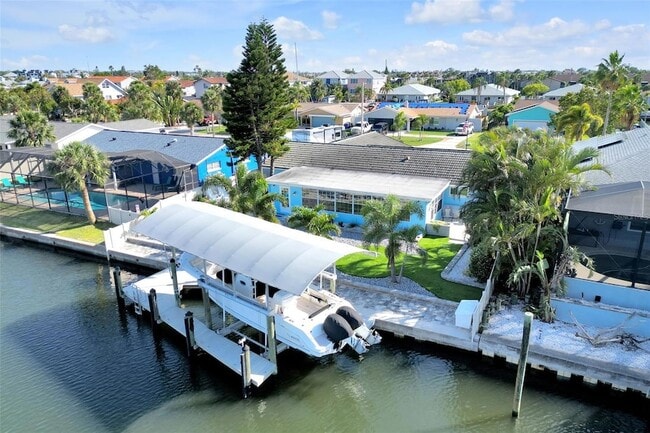 Building Photo - 1015 Spindle Palm Way