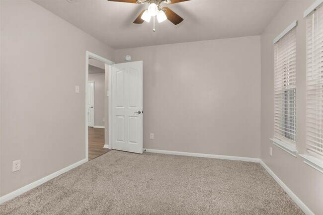 Building Photo - 32102 Decker Oaks Dr