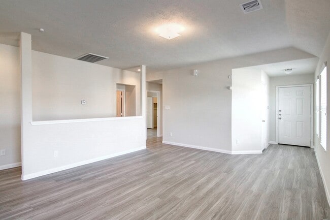 Building Photo - 12724 Rio Lindo St