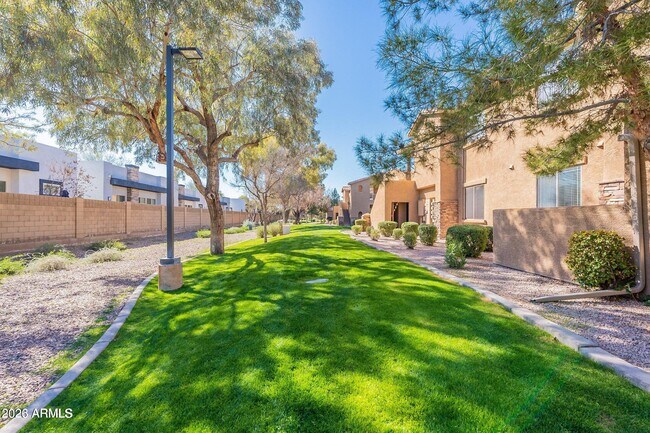 Building Photo - 2155 N Grace Blvd