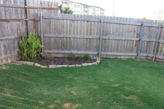 Building Photo - Southwest home, close to hospital, shopping, restaurants and easy access to FT Sill