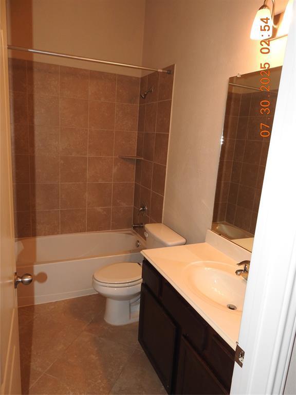 Building Photo - 3667 Raintree Village Dr