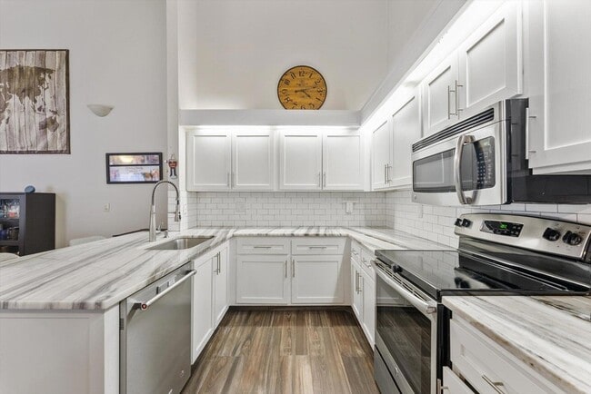 Building Photo - 203 Timberlane Cir