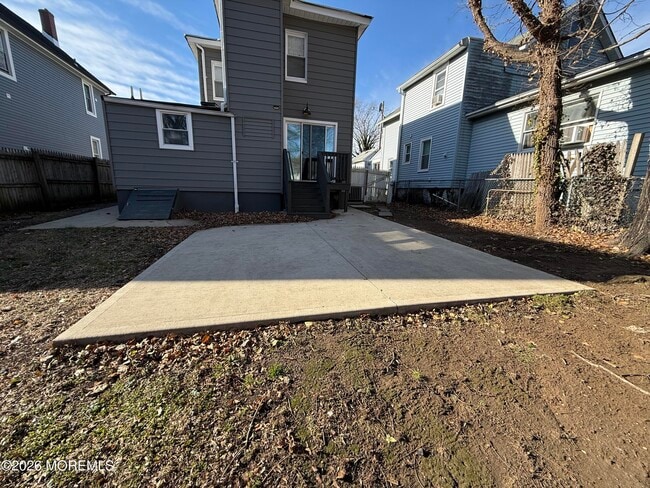 Building Photo - 30 Conover St