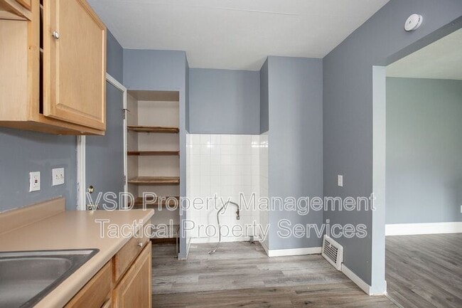 Building Photo - 3486 W 60th St