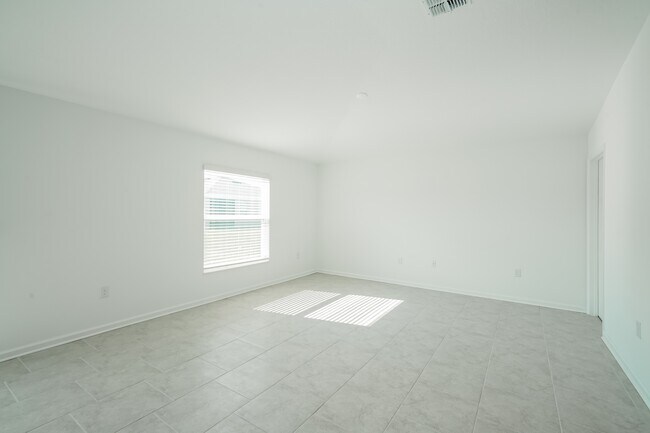 Building Photo - 152 Pershing St