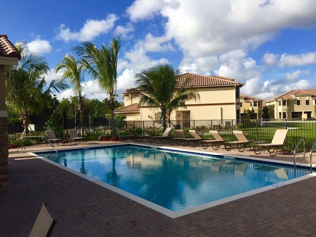 Building Photo - 10217 Wellington Parc Dr