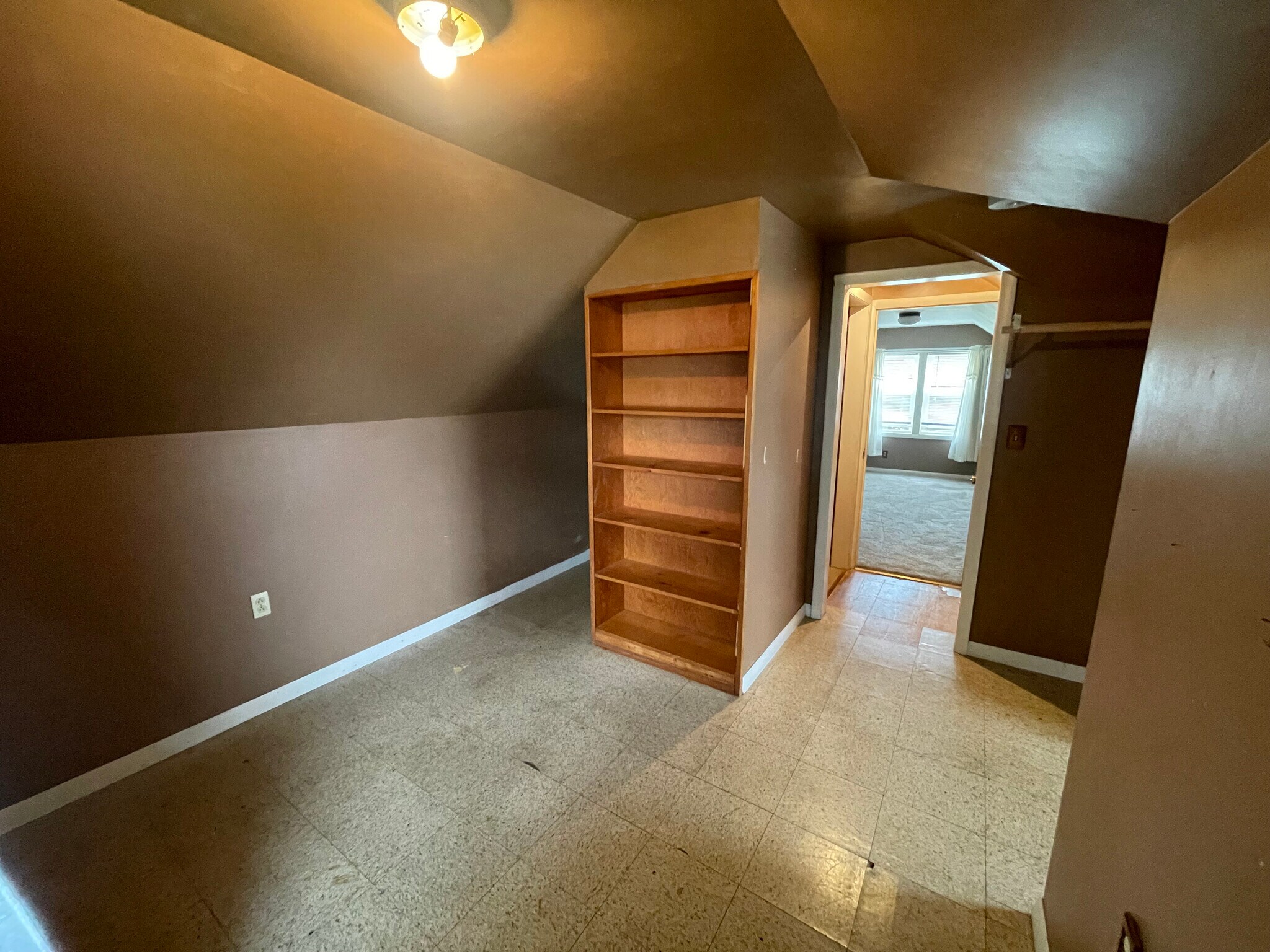 Building Photo - 311 Raphael Ave