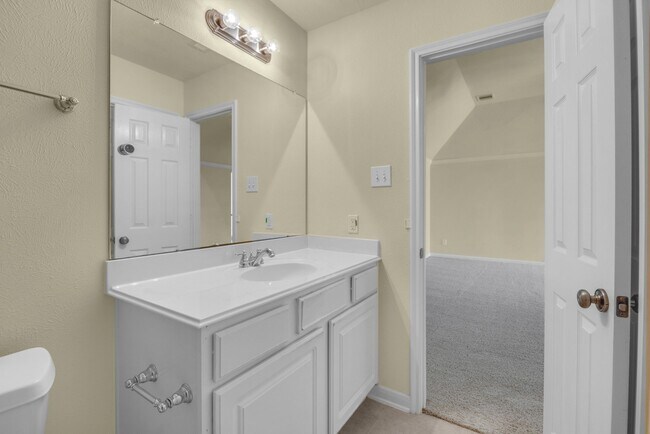 Building Photo - 26110 Basil View Ln