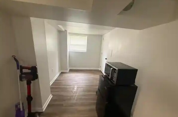 Building Photo - 1 Maple Ave