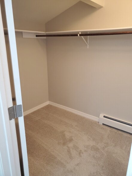 Building Photo - 625 E 22nd Ave