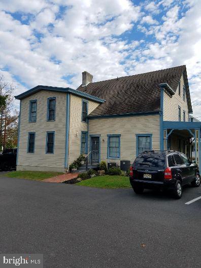 Primary Photo - 4 N Locust Ave