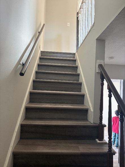 Building Photo - 1263 Joy Ct