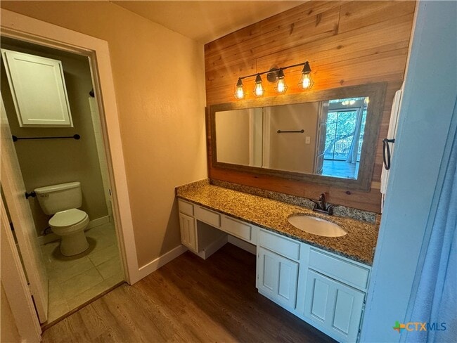 Building Photo - 1202 Thorpe Ln