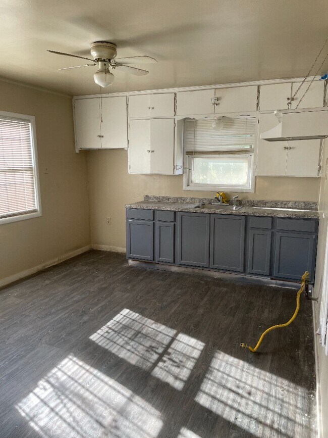 Building Photo - Monroe Properties