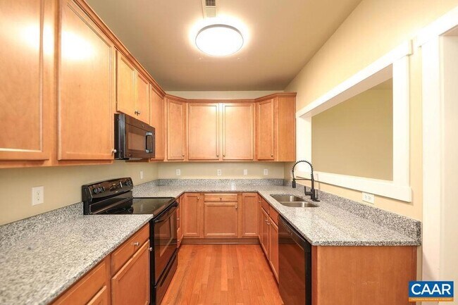 Building Photo - 328 Marquette Ct