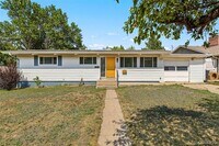 Building Photo - 1321 Eagle View Dr