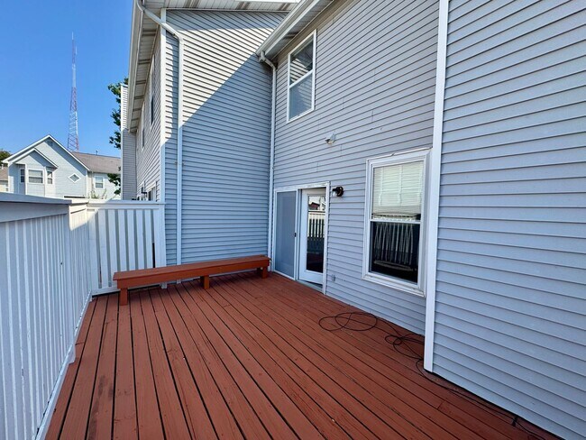 Building Photo - 5776 Kingsbury Pl