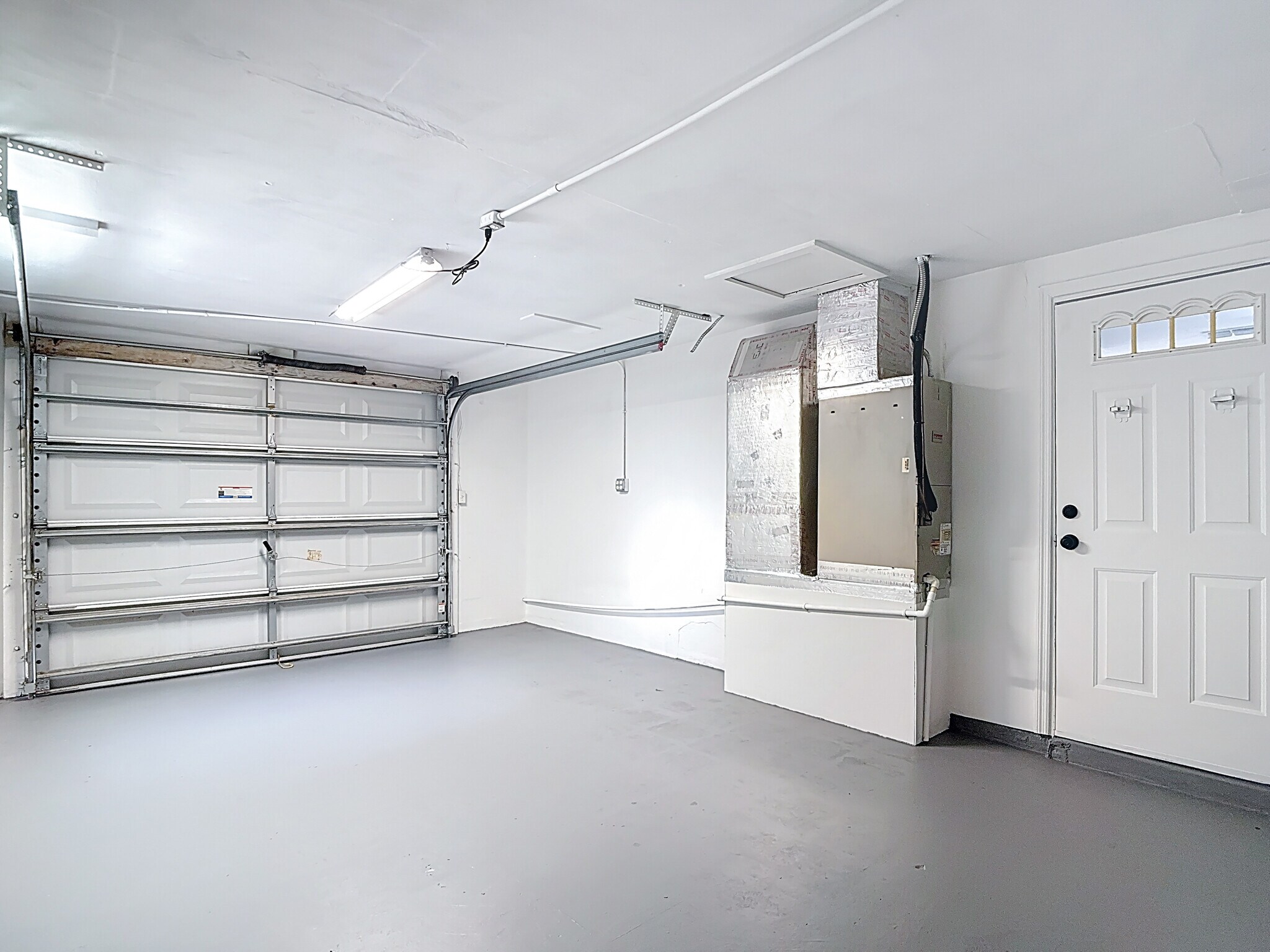 Building Photo - 5711 Pine St