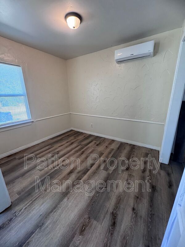 Building Photo - 109 S Palo Duro St