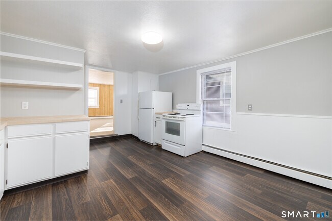 Building Photo - 199 Migeon Ave